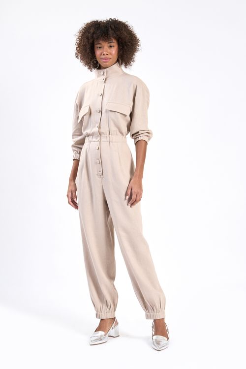 Macacão estilo jumpsuit
