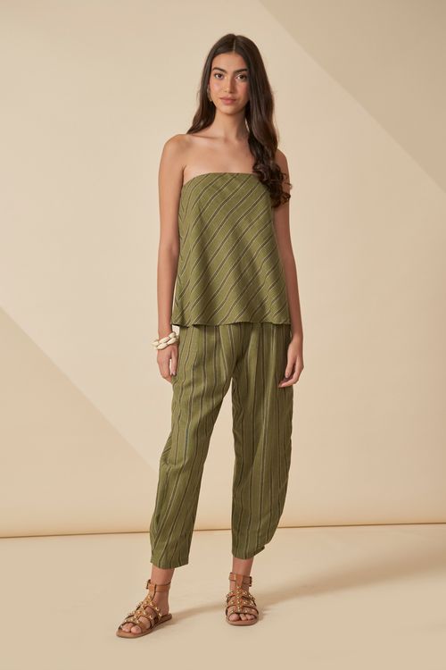 Calça escape listrada pregas