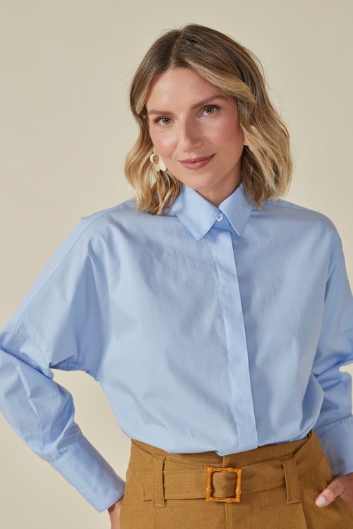 Camisa escape lisa ombro deslocado