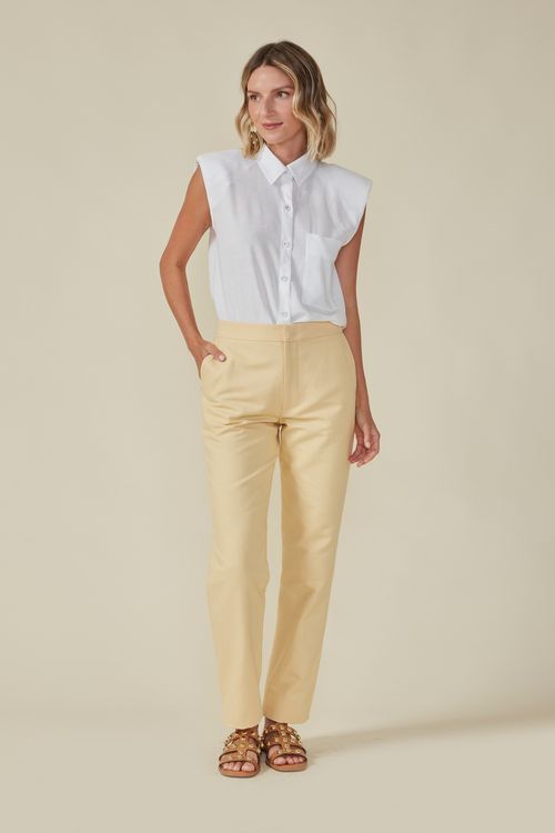 Calça  escape reta com bolsos