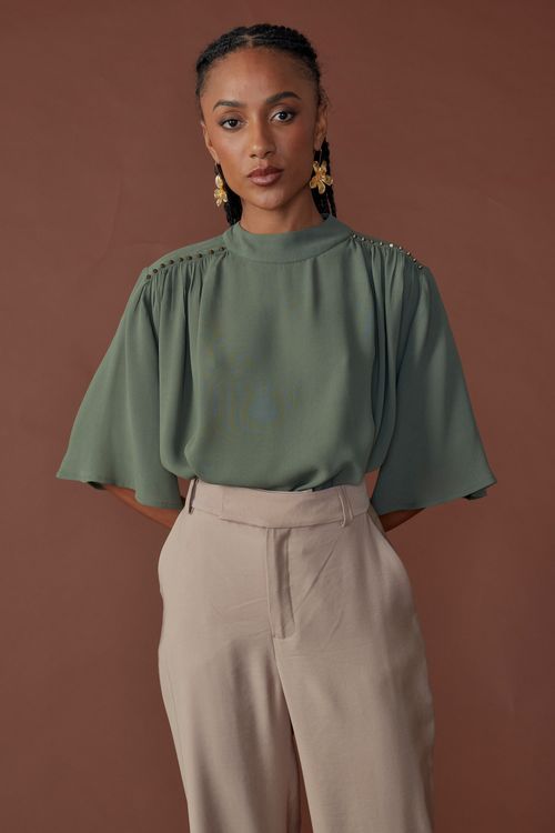 Blusa sense ombro franzido bordada