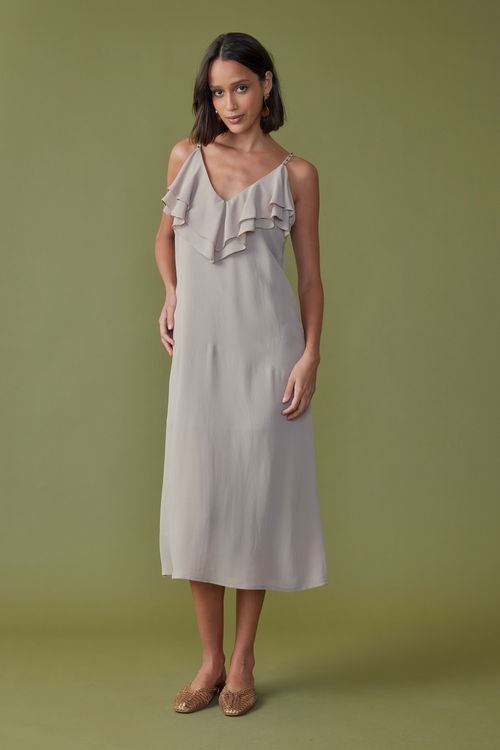 Vestido sense decote babados