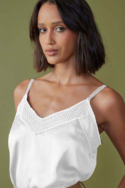 Blusa sense alça decote renda