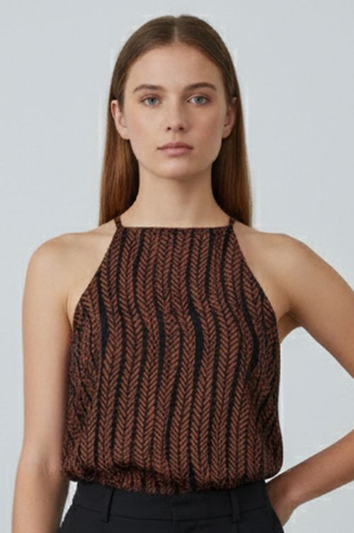 Blusa sense cava americana est folhas