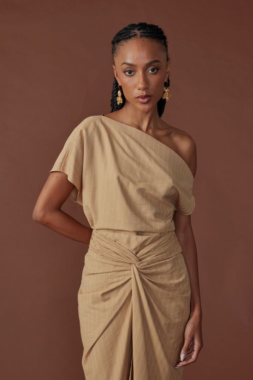 Blusa sense decote assimétrico