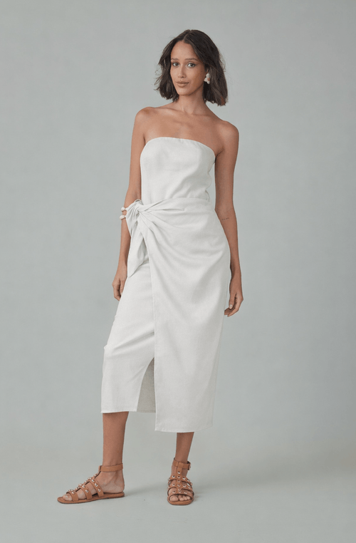 Vestido escape sem alça amarração