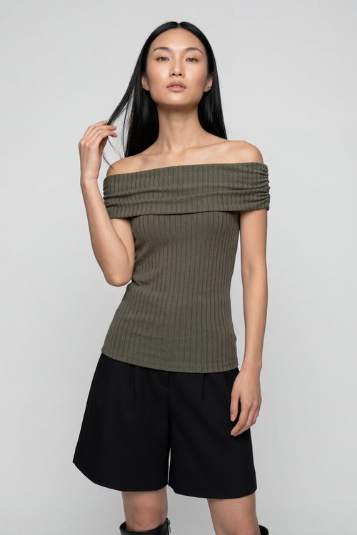 Blusa Ombro a Ombro Gola Virada